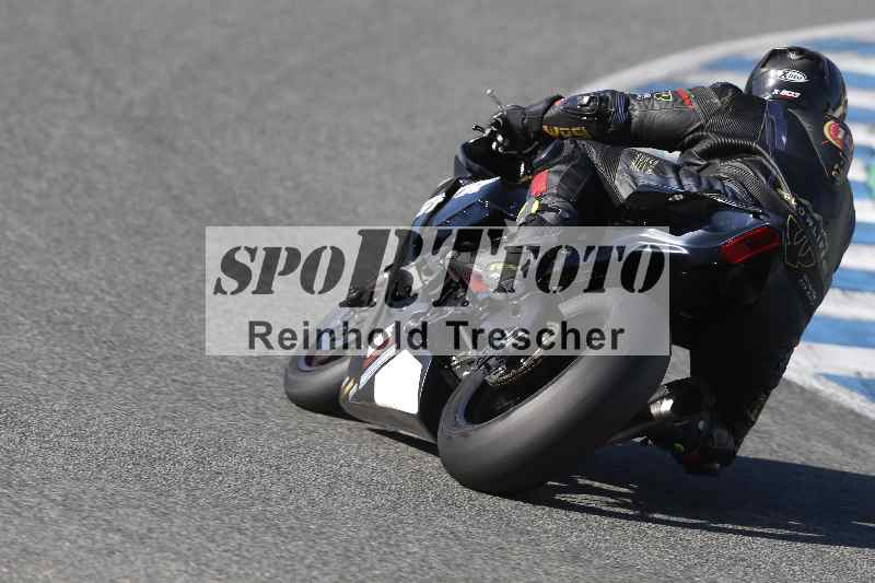 /Archiv-2024/02 29.01.-02.02.2024 Moto Center Thun Jerez/Gruppe rot-red/backside